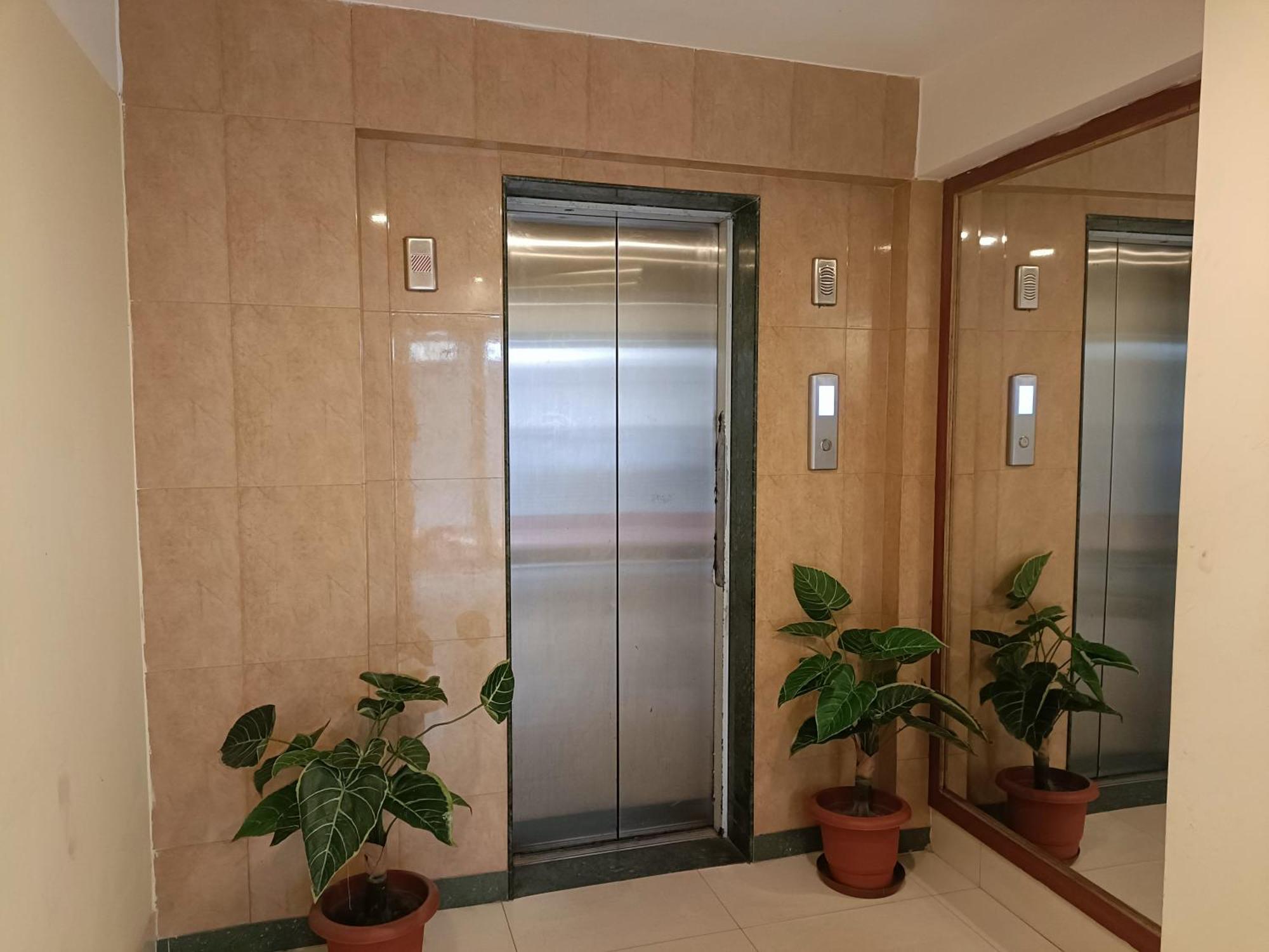 Hotel Niladrii Galaxy Siliguri Exterior foto